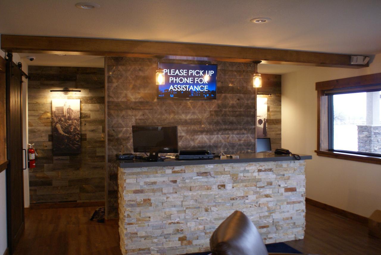 Boarders Inn & Suites By Cobblestone Hotels - Syracuse Exterior photo